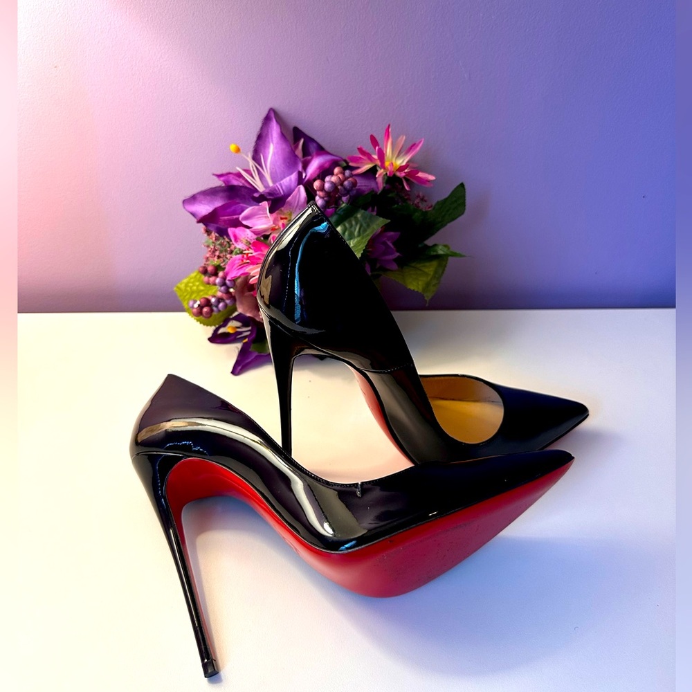 Christian Louboutin So Kate Pointed-Toe Sole pump size 41 1/2